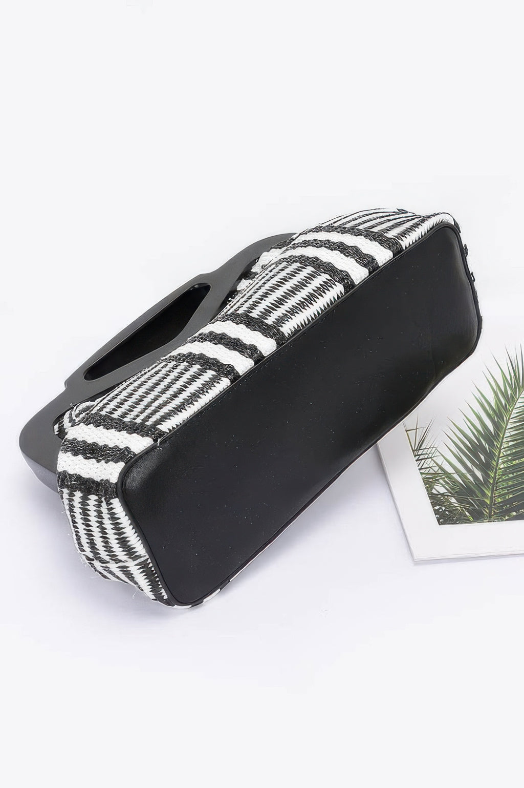 Faux Straw Wood Frame Clutch - JUST - JEN BOUTIQUE