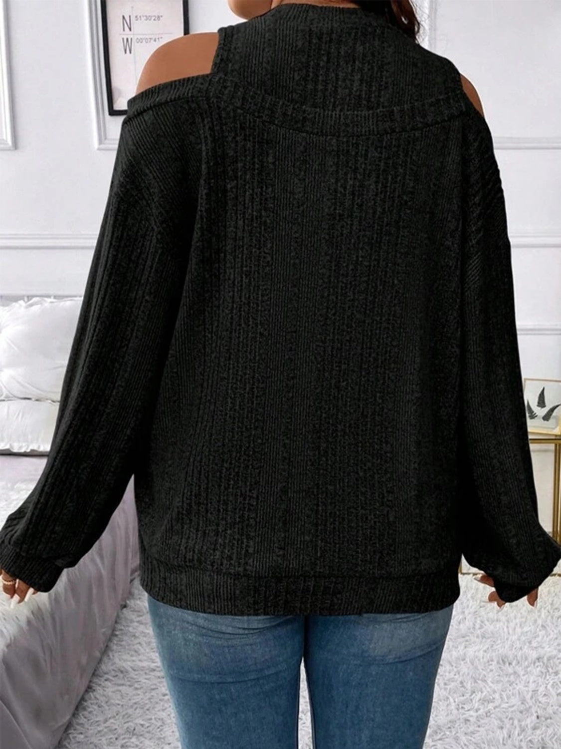 Round Neck Cold Shoulder Sweater